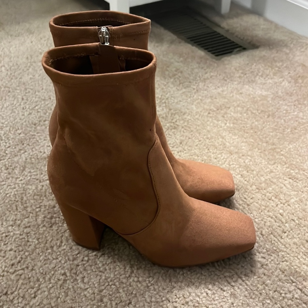 Nine West Taupe Booties sz 7